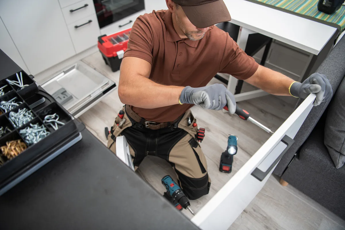 Benefits of Hiring a Local Handyman in Adelaide